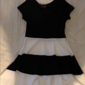 Black and white dress-juniors